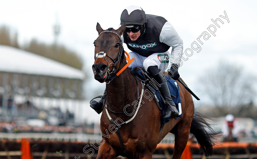 Flooring-Porter-0002 
 FLOORING PORTER (Daniel Mullins)
Aintree 9 Apr 2022 - Pic Steven Cargill / Racingfotos.com