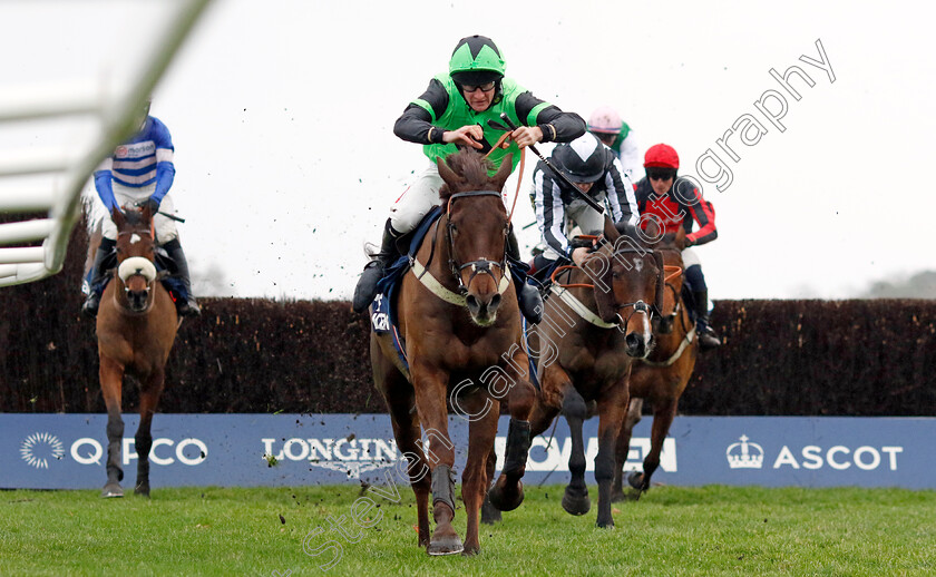 Kotmask-0006 
 KOTMASK (Caoilin Quinn) wins The Howden Handicap Chase
Ascot 21 Dec 2024 - Pic Steven Cargill / Racingfotos.com