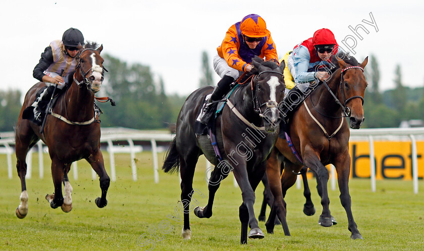 Naval-Commander-0003 
 NAVAL COMMANDER (centre, James Doyle) beats GIN PALACE (right) in The My Oddsboost On Betfair Handicap
Newbury 10 Jun 2021 - Pic Steven Cargill / Racingfotos.com