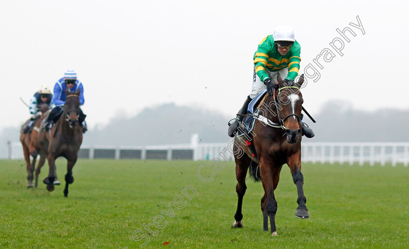 Jonbon-0005 
 JONBON (Nico de Boinville) wins The Betmgm Clarence House Chase
Ascot 18 Jan 2025 - Pic Steven Cargill / Racingfotos.com