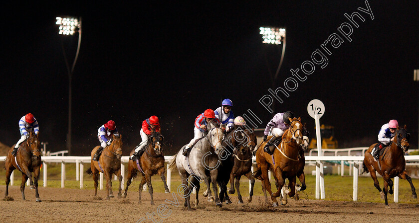 Dutch-Decoy-0001 
 DUTCH DECOY (2nd right, Joe Fanning) beats GLENN COCO (centre) in The Injured Jockeys Fund Handicap
Chelmsford 14 Jan 2021 - Pic Steven Cargill / Racingfotos.com