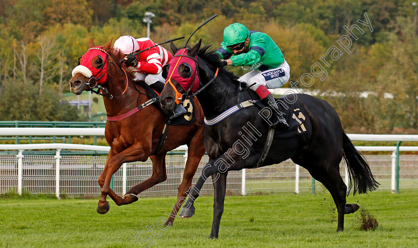 Tilsworth-Rose-0003 
 TILSWORTH ROSE (right, Thore Hammer Hansen) beats MECCA'S HOT STEPS (left) in The Download The Mansionbet App Handicap Div1
Nottingham 14 Oct 2020 - Pic Steven Cargill / Racingfotos.com