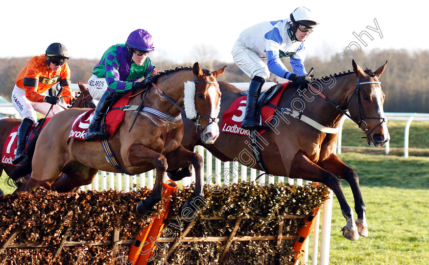 Le-Musee-and-Barters-Hill-0001 
 LE MUSEE (left, David Noonan) with BARTERS HILL (right, David Bass)
Newbury 1 Dec 2018 - Pic Steven Cargill / Racingfotos.com