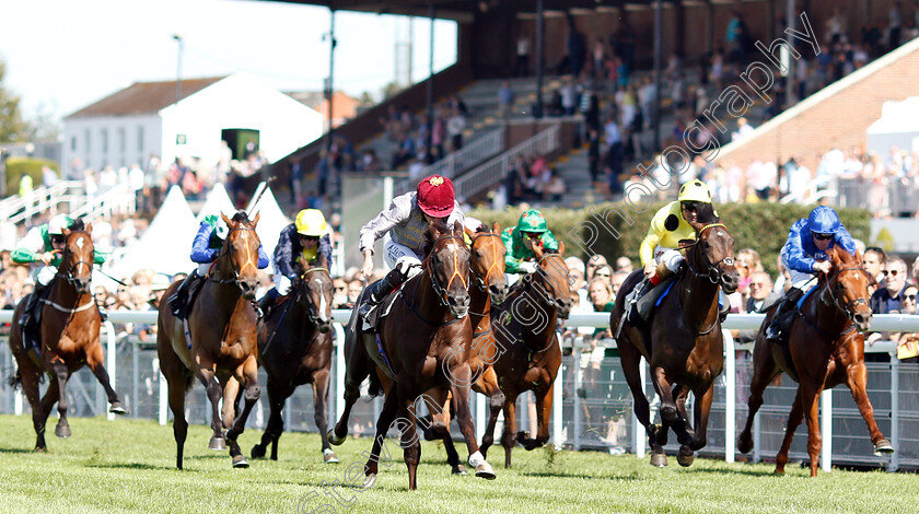 Watan-0002 
 WATAN (Ryan Moore) wins The Nginious! Swiss Gin EBF Maiden Stakes
Goodwood 31 Jul 2018 - Pic Steven Cargill / Racingfotos.com