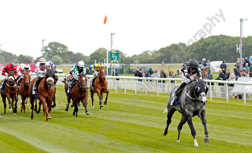 George-Bowen-0002 
 GEORGE BOWDEN (Connor Beasley) wins The Infinity Tyres Handicap York 16 May 2018 - Pic Steven Cargill / Racingfotos.com