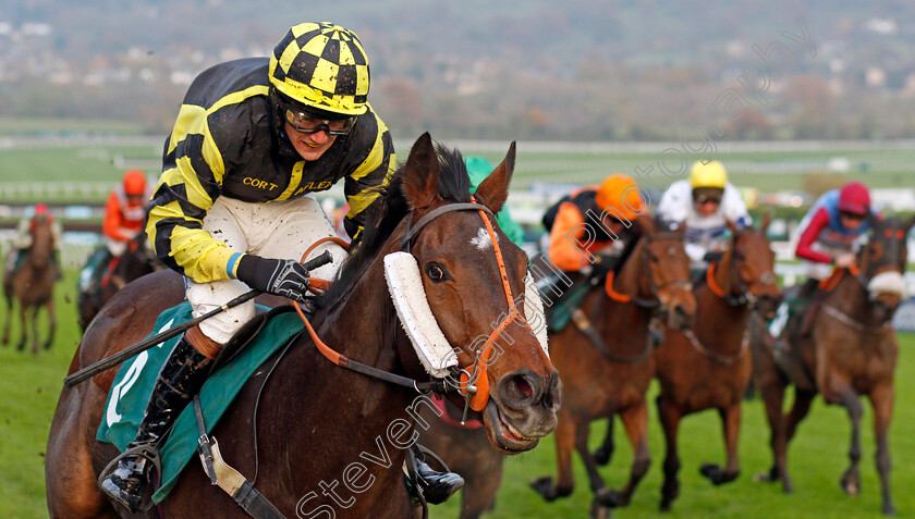 Golan-Fortune-0008 
 GOLAN FORTUNE (Sam Lee) wins The Spinal Injuries Association Big Buck's Handicap Hurdle
Cheltenham 16 Nov 2019 - Pic Steven Cargill / Racingfotos.com