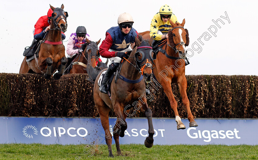 Loose-Chips-0001 
 LOOSE CHIPS (centre, Paul O'Brien) jumps with NO DUFFER (right) Ascot 25 Mar 2018 - Pic Steven Cargill / Racingfotos.com