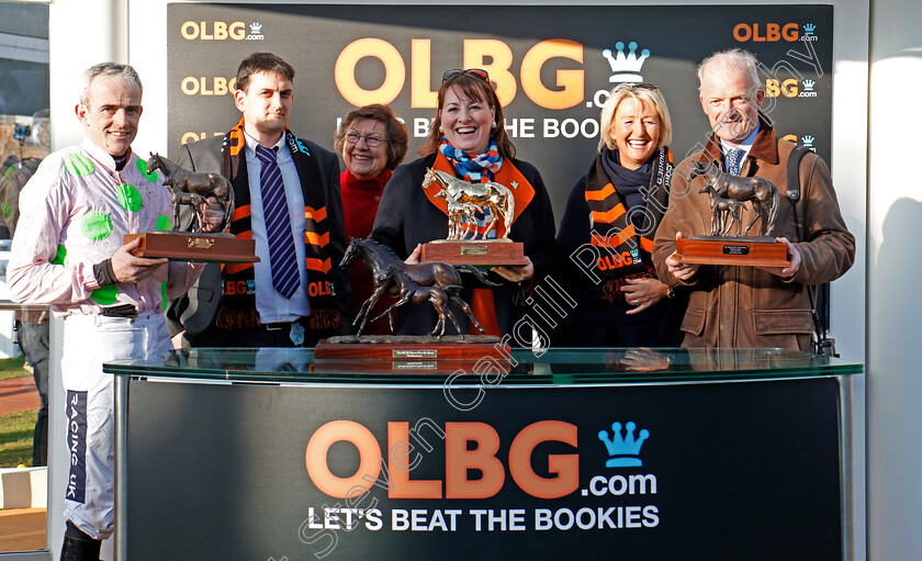 Benie-Des-Dieux-0010 
 Presentation to Susannah Ricci, Willie Mullins and Ruby Walsh for The OLBG Mares Hurdle won by BENIE DES DIEUX Cheltenham 13 Mar 2018 - Pic Steven Cargill / Racingfotos.com