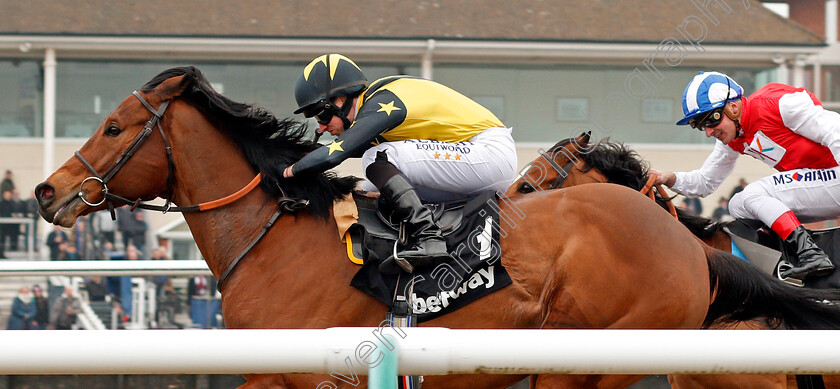 Encore-D Or-0007 
 ENCORE D'OR (Ryan Moore) beats ATLETICO (right) in The Betway Handicap Lingfield 3 Mar 2018 - Pic Steven Cargill / Racingfotos.com