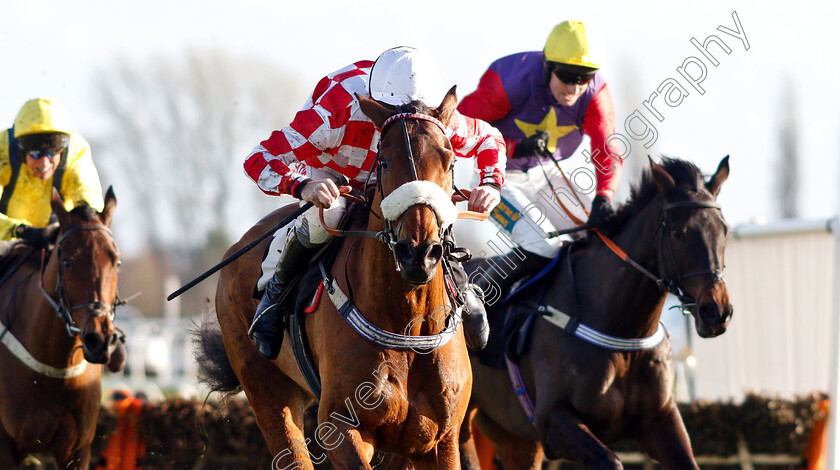 Sevarano-0005 
 SEVARANO (Leighton Aspell)
Newbury 30 Nov 2018 - Pic Steven Cargill / Racingfotos.com