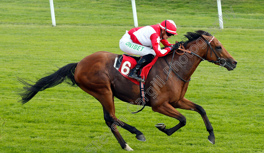 The-Emperor-Within-0005 
 THE EMPEROR WITHIN (Josephine Gordon) wins The Best Odds Guaranteed At 188bet Handicap
Sandown 31 Aug 2018 - Pic Steven Cargill / Racingfotos.com