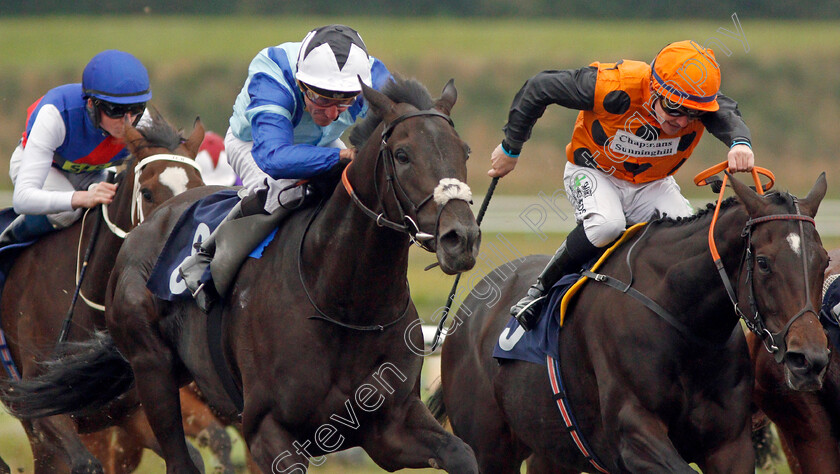 Bobby-Biscuit-0003 
 BOBBY BISCUIT (left, John Egan) beats DELICATE KISS (right) in The Download The Star Sports App Now! Handicap
Lingfield 3 Oct 2019 - Pic Steven Cargill / Racingfotos.com