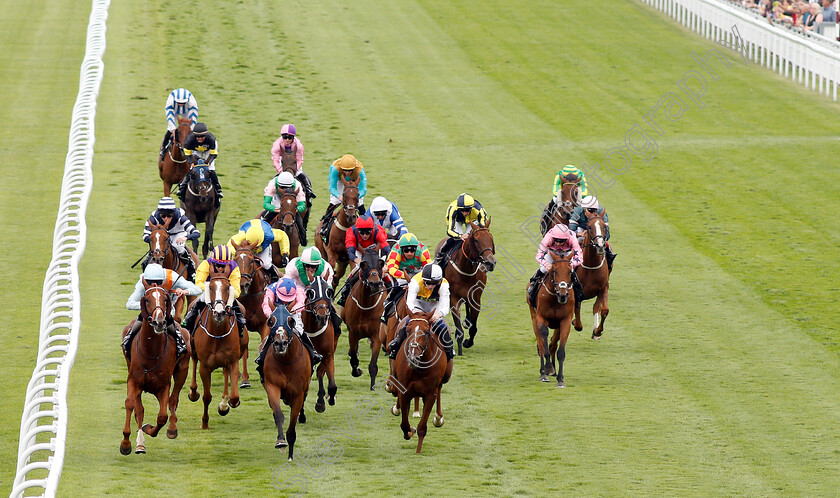 Timoshenko-0002 
 TIMOSHENKO (left, Luke Morris) beats SEINESATIONAL (pink sleeves) in The Unibet Goodwood Handicap
Goodwood 31 Jul 2019 - Pic Steven Cargill / Racingfotos.com