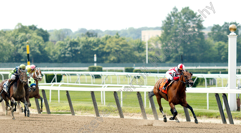 Separationofpowers-0001 
 SEPARATIONOFPOWERS (Jose Ortiz) wins The Bed O'Roses Invitational
Belmont Park USA 7 Jun 2019 - Pic Steven Cargill / Racingfotos.com