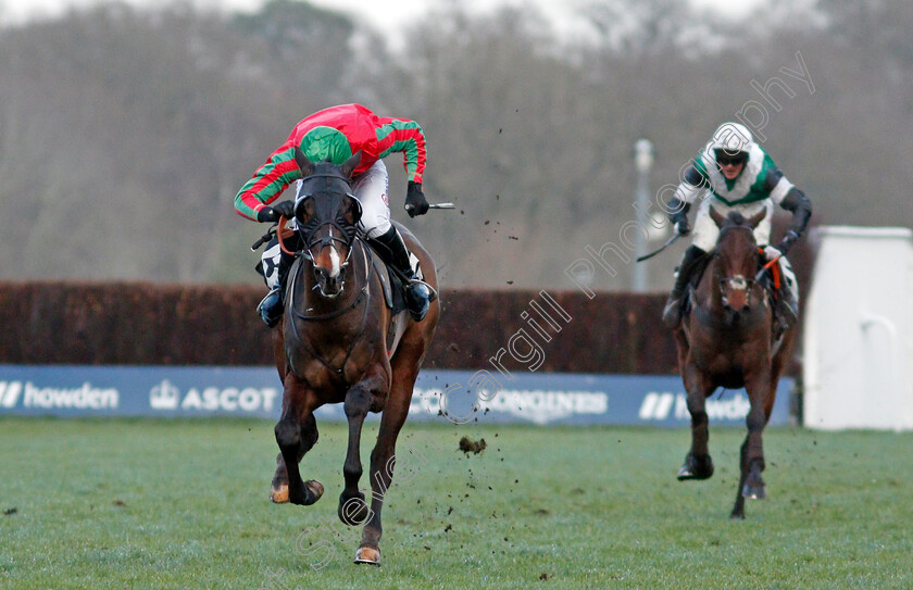 Guillemot-0002 
 GUILLEMOT (Harry Cobden) wins The Ascot Racecourse Supports The Autism In Racing Handicap Hurdle
Ascot 19 Feb 2022 - Pic Steven Cargill / Racingfotos.com