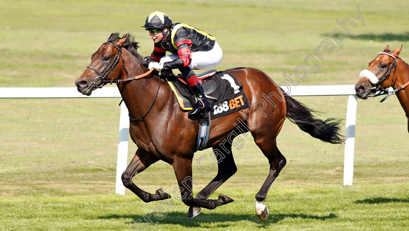 Global-Applause-0004 
 GLOBAL APPLAUSE (Gerald Mosse) wins The 188bet Extra Place Races Handicap
Sandown 1 Sep 2018 - Pic Steven Cargill / Racingfotos.com