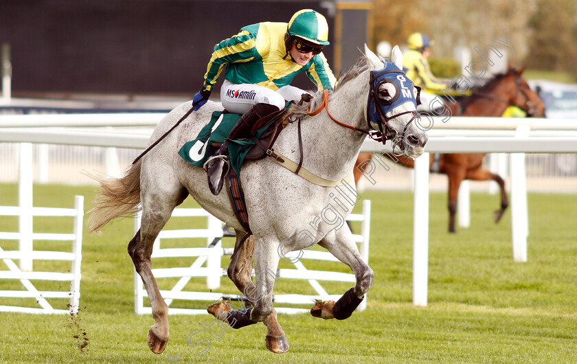 Diakali-0007 
 DIAKALI (Joshua Moore) wins The squareintheair.com Novices Chase
Cheltenham 26 Oct 2018 - Pic Steven Cargill / Racingfotos.com