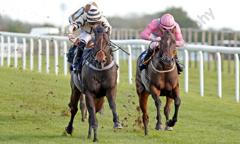 Doc-Sportello-0003 
 DOC SPORTELLO (left, Tom Marquand) beats FIRENZE ROSA (right) in The Download The Star Sports App Now Handicap
Bath 16 Oct 2019 - Pic Steven Cargill / Racingfotos.com