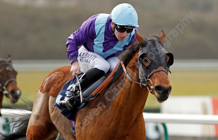 City-Gent-0005 
 CITY GENT (Oisin Murphy) wins The 32Red.com Nursery Lingfield 30 Dec 2017 - Pic Steven Cargill / Racingfotos.com