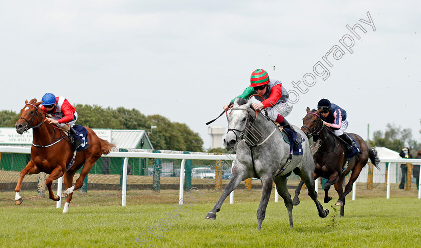 Silver-Machine-0002 
 SILVER MACHINE (right, Oisin Murphy) beats PRAISED (left) in The Mansionbet's Watch And Bet Fillies Novice Stakes
Yarmouth 22 Jul 2020 - Pic Steven Cargill / Racingfotos.com