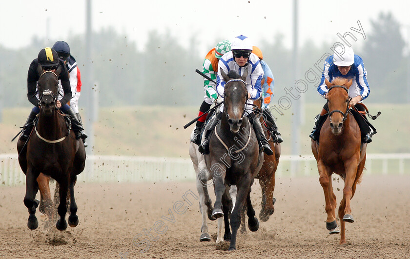 Buckingham-0004 
 BUCKINGHAM (centre, Charles Bishop) beats UM SHAMA (right) and PASS THE GIN (left) in The £20 Free Bets At totesport.com Novice Auction Stakes
Chelmsford 31 May 2018 - Pic Steven Cargill / Racingfotos.com