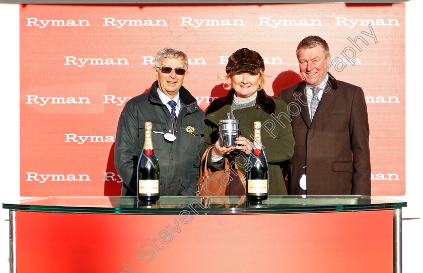 Mister-Fisher-0006 
 Presentation for The Ryman Novices Chase won by MISTER FISHER
Cheltenham 14 Dec 2019 - Pic Steven Cargill / Racingfotos.com