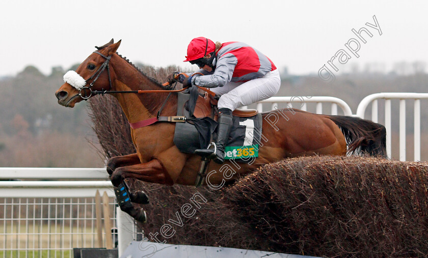 Fanion-D Estruval 
 FANION D'ESTRUVAL (Lucy Turner)
Ascot 22 Jan 2022 - Pic Steven Cargill / Racingfotos.com