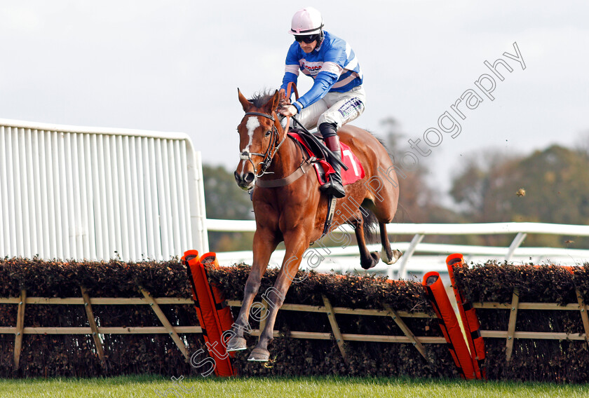 Risk-And-Roll-0003 
 RISK AND ROLL (Sam Twiston-Davies) wins The Matchbook Betting Exchange Juvenile Hurdle Kempton 22 oct 2017 - Pic Steven Cargill / Racingfotos.com