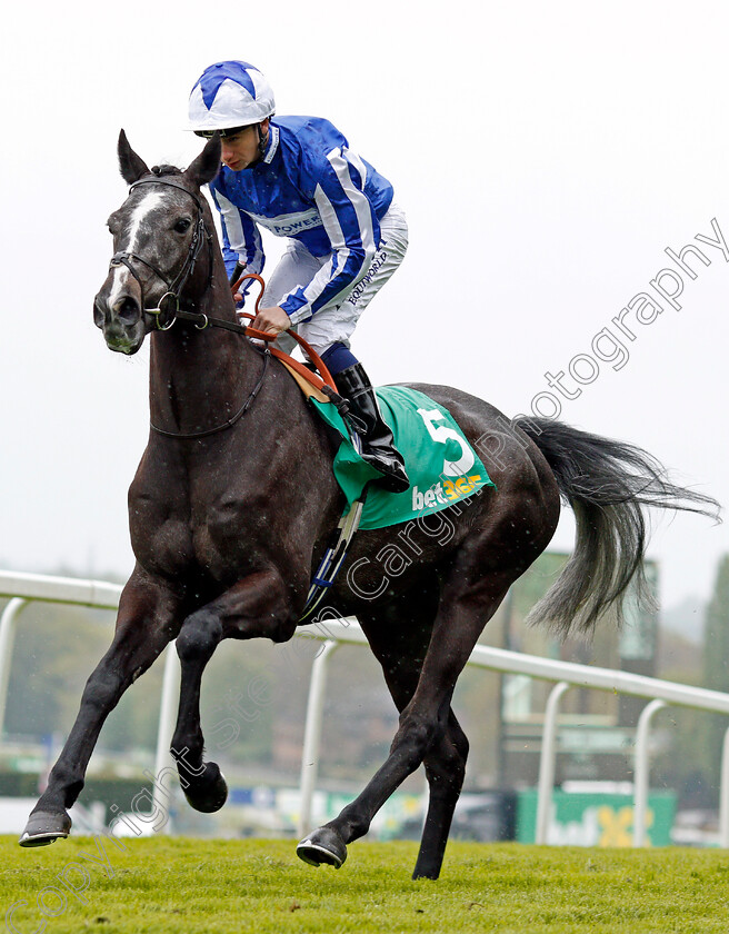 Morando-0002 
 MORANDO (Oisin Murphy) Sandown 27 Apr 2018 - Pic Steven Cargill / Racingfotos.com