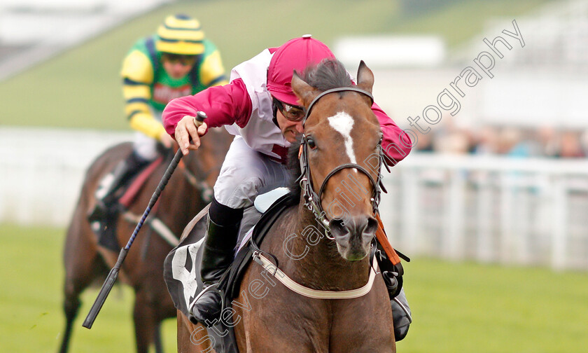 Pastamakesufaster-0003 
 PASTAMAKESUFASTER (John Egan) wins The TBA Small Breeders Fillies Stakes Goodwood 27 Sep 2017 - Pic Steven Cargill / Racingfotos.com