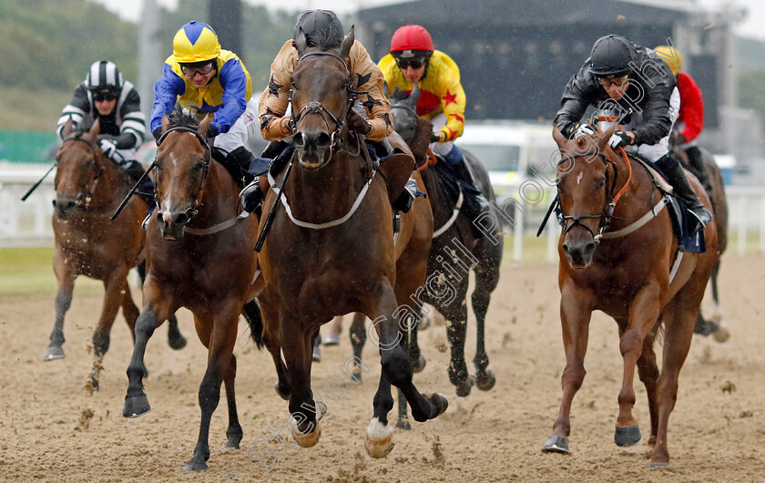 Runninwild-0004 
 RUNNINWILD (centre, David Allan) beats TANTASTIC (left) in The Pertemps Network Handicap
Newcastle 24 Jun 2022 - Pic Steven Cargill / Racingfotos.com