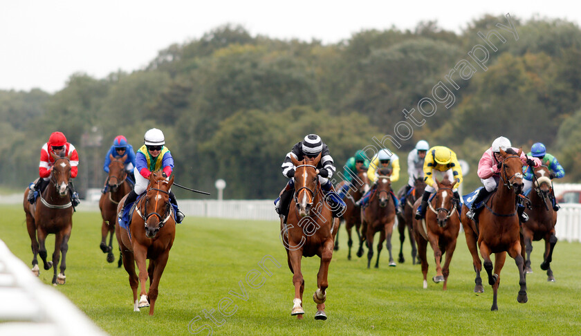 Piselli-Molli-0002 
 PISELLI MOLLI (centre, Morgan Cole) beats WINNETKA (left) in The Byerley Stud Racing Excellence Apprentice Handicap
Salisbury 2 Sep 2021 - Pic Steven Cargill / Racingfotos.com