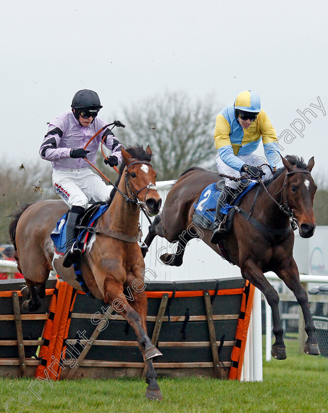 Calva-D Auge-0004 
 CALVA D'AUGE (left, Harry Cobden) beats FAIRE PART SIVOLA (right) in The Be Wiser Novices Hurdle
Wincanton 30 Jan 2020 - Pic Steven Cargill / Racingfotos.com