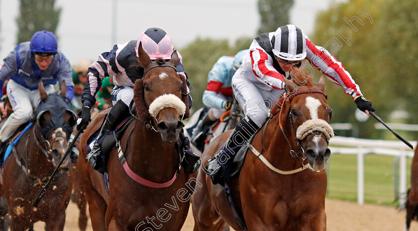 Dulla-Bhatti-0002 
 DULLA BHATTI (left, Paul Mulrennan) beats VOLTAIC (right) in The Cazoo Handicap
Southwell 4 Oct 2022 - Pic Steven Cargill / Racingfotos.com