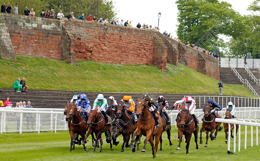 Chester-0002 
 Runners turn for home in The CAA Stellar Handicap won by GARFIELD SHADOW (rear, 2nd right) as OLD CHUMS (centre) leads the charge
Chester 8 May 2024 - Pic Steven Cargill / Racingfotos.com