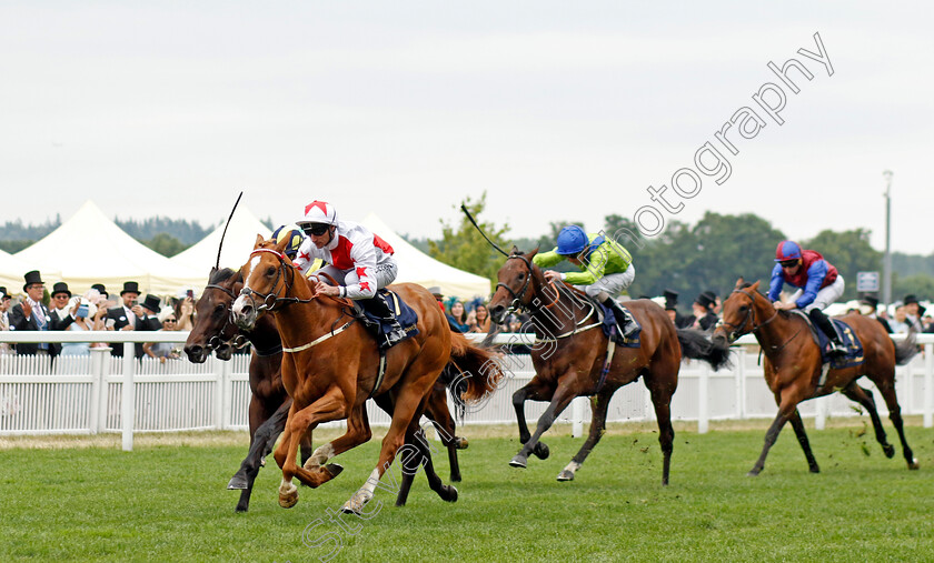 Holloway-Boy-0002 
 HOLLOWAY BOY (Daniel Tudhope) wins The Chesham Stakes
Royal Ascot 18 Jun 2022 - Pic Steven Cargill / Racingfotos.com