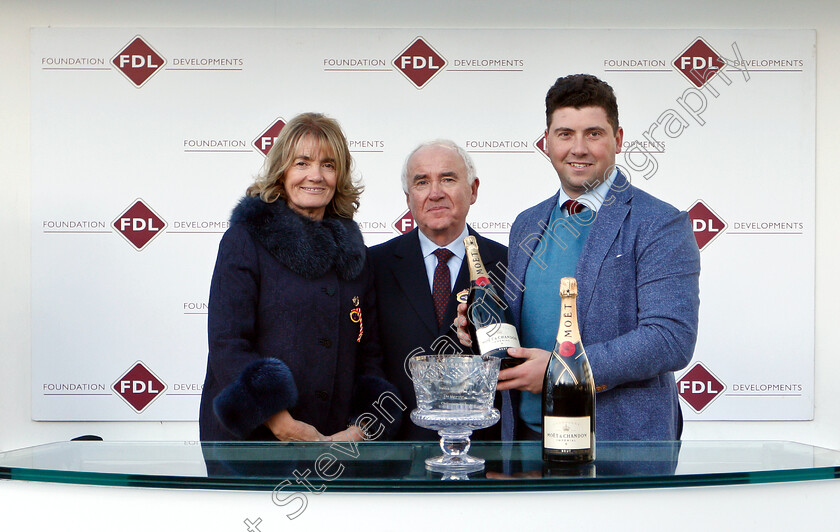 Thomas-Darby-0012 
 Presentation to Olly Murphy for The Foundation Developments Ltd Maiden Hurdle won by THOMAS DARBY
Cheltenham 26 Oct 2018 - Pic Steven Cargill / Racingfotos.com