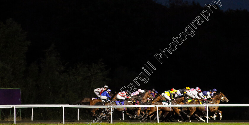 Kempton-0004 
 Racing down the back straight at Kempton
Kempton 2 Oct 2024 - Pic Steven Cargill / Racingfotos.com