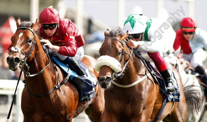 Emaraaty-Ana-0009 
 EMARAATY ANA (right, Frankie Dettori) beats LEGENDS OF WAR (left) in The Al Basti Equiworld Gimcrack Stakes
York 24 Aug 2018 - Pic Steven Cargill / Racingfotos.com