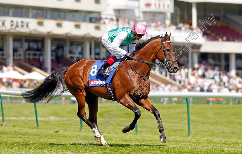 Sunray-Major-0002 
 SUNRAY MAJOR (Frankie Dettori)
Haydock 28 May 2022 - Pic Steven Cargill / Racingfotos.com