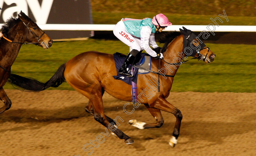 Star-Archer-0004 
 STAR ARCHER (Josephine Gordon) beats SAM MISSILE (left) in The Betway Novice Stakes Wolverhampton 15 Jan 2018 - Pic Steven Cargill / Racingfotos.com