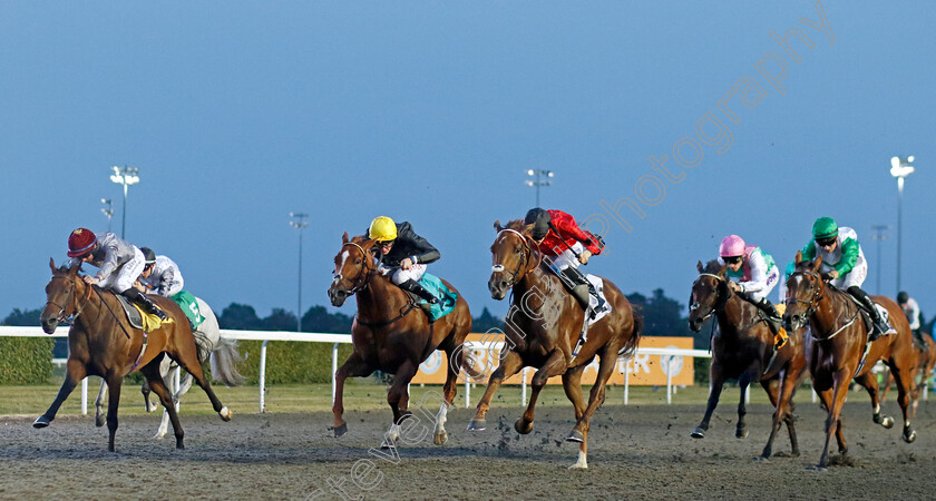 Beccara-Rose-0005 
 BECCARA ROSE (red, Harry Davies) beats VENUS ROSEWATER (yellow cap) and DOHA (left) in The NFRC Irish EBF Maiden Fillies Stakes
Kempton 8 Sep 2023 - Pic Steven Cargill / Racingfotos.com