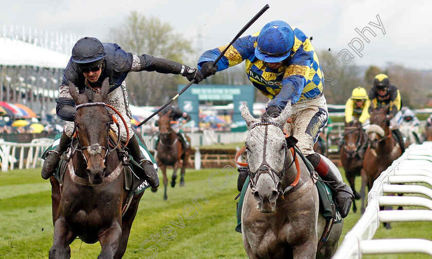 Bill-Baxter-0002 
 BILL BAXTER (right, Sam Twiston-Davies) beats FANTASTIC LADY (left) in The Randox Topham Handicap Chase
Aintree 14 Apr 2023 - Pic Steven Cargill / Racingfotos.com