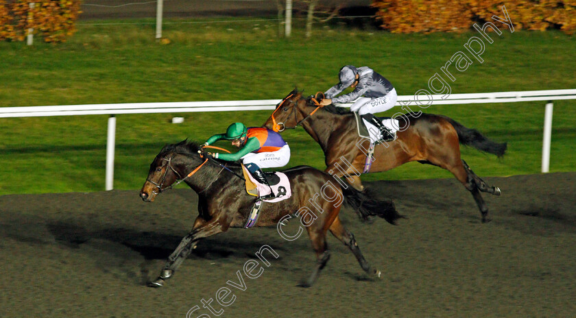 Razor-Glass-0001 
 RAZOR GLASS (Alistair Rawlinson) beats MR TRICK (right) in The Try Our New Price Boosts At Unibet Nursery
Kempton 11 Nov 2020 - Pic Steven Cargill / Racingfotos.com