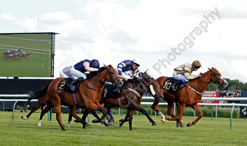 Don t-Joke-0002 
 DON'T JOKE (right, Aiden Brookes) beats PARIKARMA (left) and BIRD TO LOVE (centre) in The muktubs.co.uk Apprentice Handicap
Nottingham 10 Aug 2021 - Pic Steven Cargill / Racingfotos.com