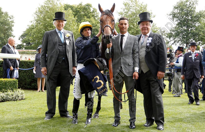 Crystal-Ocean-0011 
 CRYSTAL OCEAN (Ryan Moore) with Sir Michael Stoute and Sir Evelyn De Rothschild after The Hardwicke Stakes
Royal Ascot 23 Jun 2018 - Pic Steven Cargill / Racingfotos.com