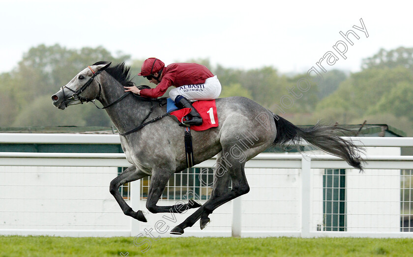 Sparkle-Roll-0005 
 SPARKLE ROLL (Oisin Murphy) wins The Nordoff Robbins Sir George Martin Memorial Fillies Novice Stakes
Sandown 26 Apr 2019 - Pic Steven Cargill / Racingfotos.com