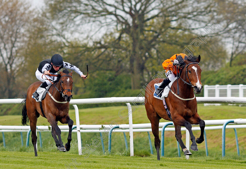 Bahamian-Dollar-0005 
 BAHAMIAN DOLLAR (Silvestre De Sousa) beats BERBARDO O'REILLY (left) in The Totescoop6 Play Today Handicap Leicester 28 Apr 2018 - Pic Steven Cargill / Racingfotos.com