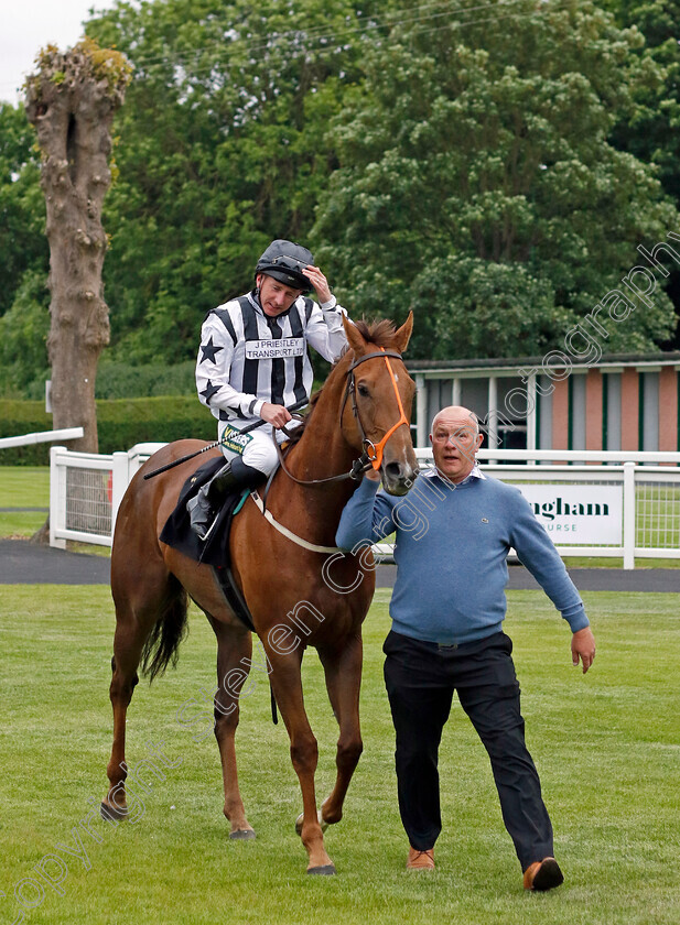 Majeski-Man-0003 
 MAJESKI MAN (Paul Hanagan) winner of The Follow @racingtv On Twitter Handicap
Nottingham 30 May 2023 - Pic Steven Cargill / Racingfotos.com