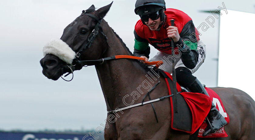 Hunters-Call-0005 
 HUNTERS CALL (Jack Kennedy) wins The Racing Welfare Handicap Hurdle Ascot 23 Dec 2017 - Pic Steven Cargill / Racingfotos.com